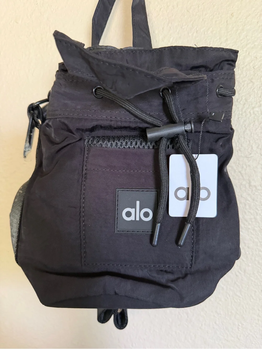 ALO Yoga Black Drawstring crossbody mini Bag - Picture 3 of 4